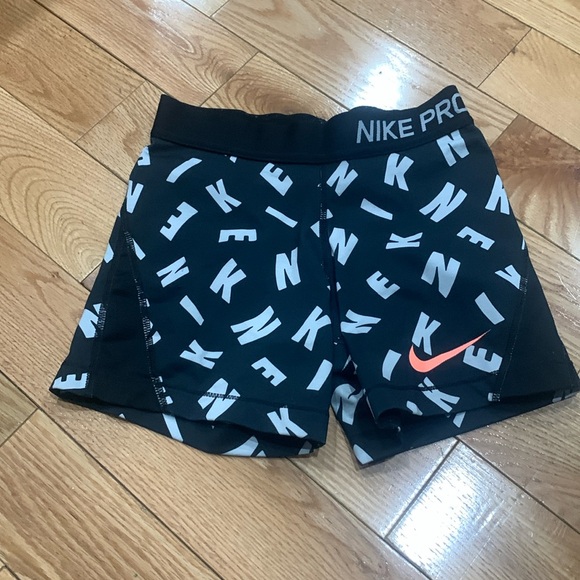 nike pro girls size m - Picture 1 of 2